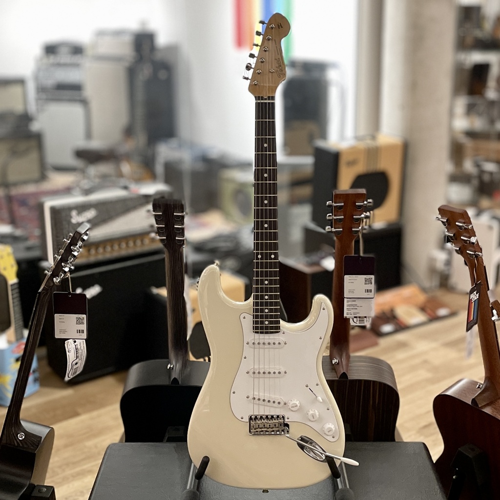 Tokai AST95 VWH Vintage White/White (Strat) - Backstage Music